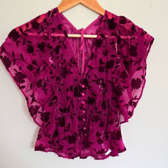 Forever 21 Magenta Pink Crushed Velvet Flutter Sleeve Blouse with Tie Back S - Picture 2 of 7